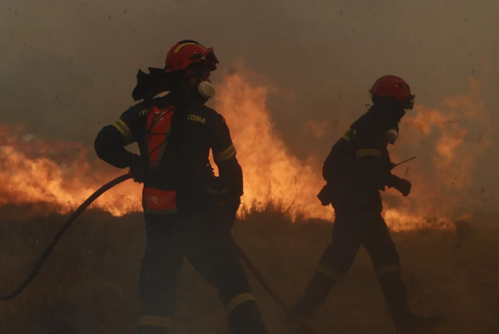 ΣΥΝΑΓΕΡΜΟΣ ΤΩΡΑ: ΜΕΓΑΛΗ ΦΩΤΙΑ ΣΤΗΝ ΑΤΤΙΚΗ