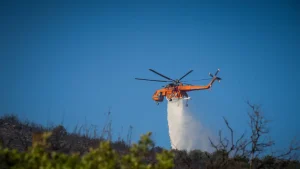 Μεγάλη φωτιά τώρα: Ηχησε το 112, σηκώθηκαν εναέρια μέσα