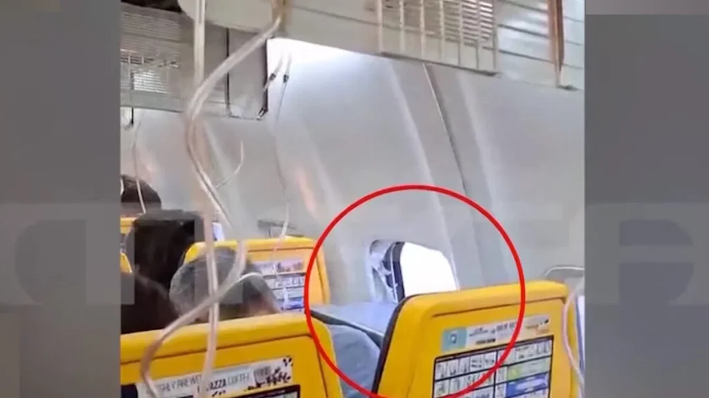 Ryanair: Αυτός είναι ο επιβάτης που σφηνώθηκε στο σπασμένο παράθυρο του αεροπλάνου