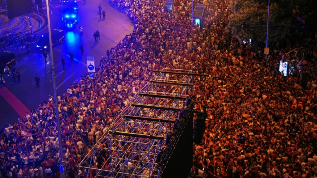 13ΧΡΟΝΟ ΑΓΟΡΙ ΕΧΑΣΕ ΤΗ ΖΩΗ ΤΟΥ ΚΑΤΑ ΤΗ ΔΙΑΡΚΕΙΑ ΤΩΝ ΠΑΝΗΓΥΡΙΣΜΩΝ ΓΙΑ ΤΗΝ ΚΑΤΑΚΤΗΣΗ ΤΟΥ ΜΟΥΝΤΙΑΛ