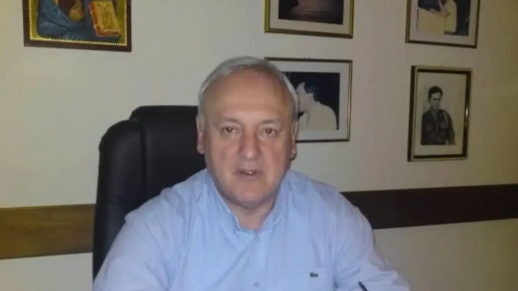 Κηδεία Σταύρου Γεωργίου: Τραγικές φιγούρες οι δύο κόρες του