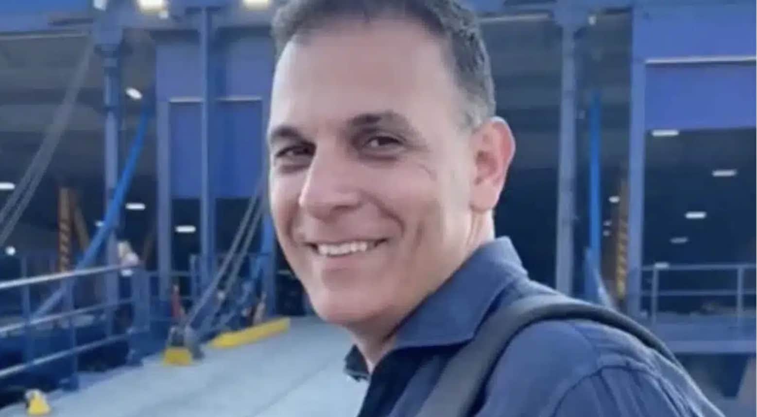 Ο Γιώργος Καραμέρος εντάχθηκε στην ΕΛΑΣ του Αλέξη Τσίπρα και το ανακοίνωσε από πλοίο