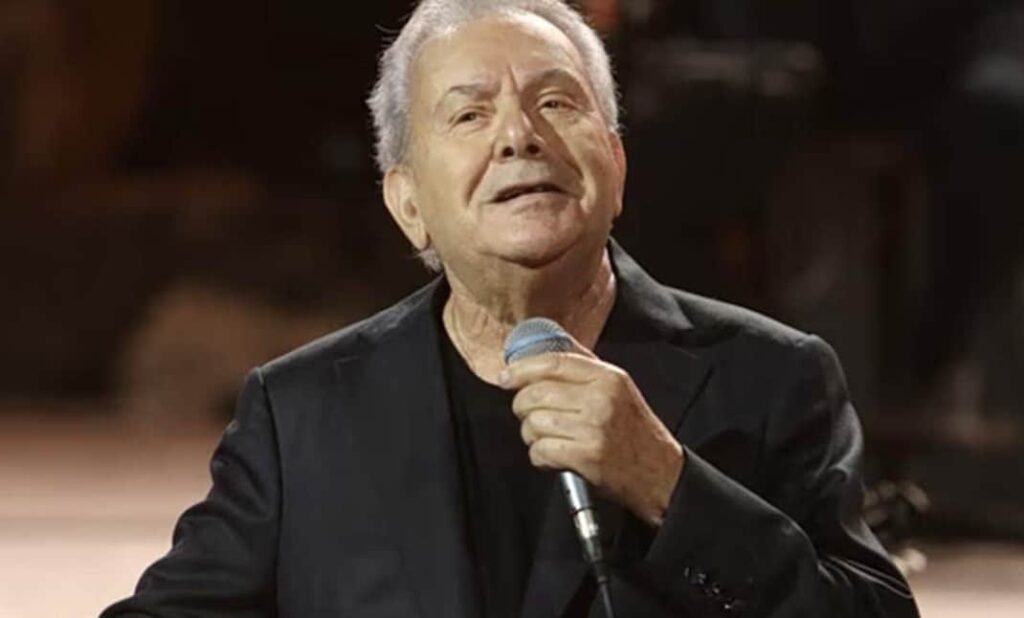 Μητσιάς: «Ο γιος του Χατζηδάκι του απαγόρευσε να τραγουδήσει τον “Γιάννη τον Φονιά” κι εκείνος τον απήγγειλε»