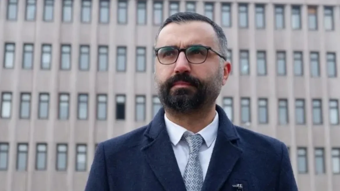 ΕΚΤΑΚΤΟ - Συνελήφθη πασίγνωστος δημοσιογράφος