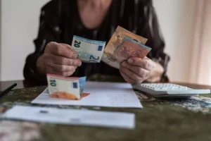 ΕΚΤΑΚΤΟ: ΜΟΛΙΣ ΑΝΑΚΟΙΝΩΘΗΚΑΝ ΤΑ ΕΥΧΑΡΙΣΤΑ ΓΙΑ ΤΙΣ ΣΥΝΤΑΞΕΙΣ – ΝΩΡΙΤΕΡΑ ΟΙ ΠΛΗΡΩΜΕΣ