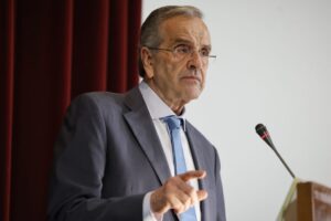 Αuτό δεν το περίμενε κανείς: Πολύ μεγάλη μεταγραφή από…ΠΑΣΟΚ ο Αντώνης Σαμαράς