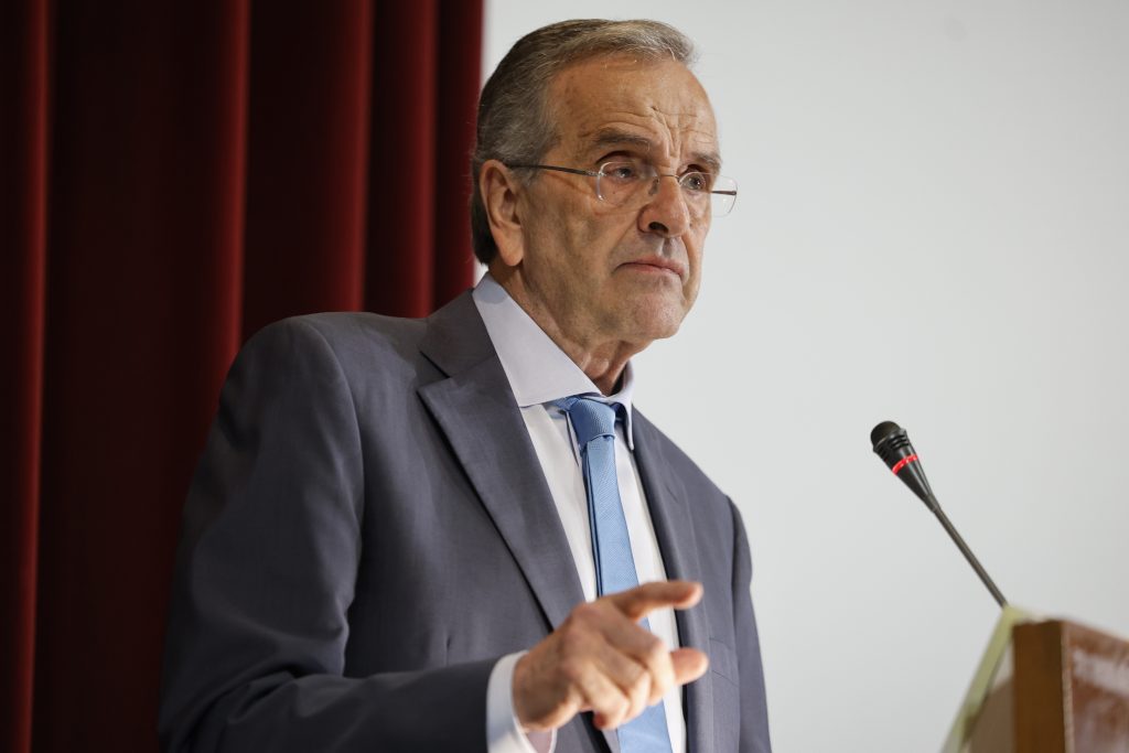 Αuτό δεν το περίμενε κανείς: Πολύ μεγάλη μεταγραφή από...ΠΑΣΟΚ ο Αντώνης Σαμαράς