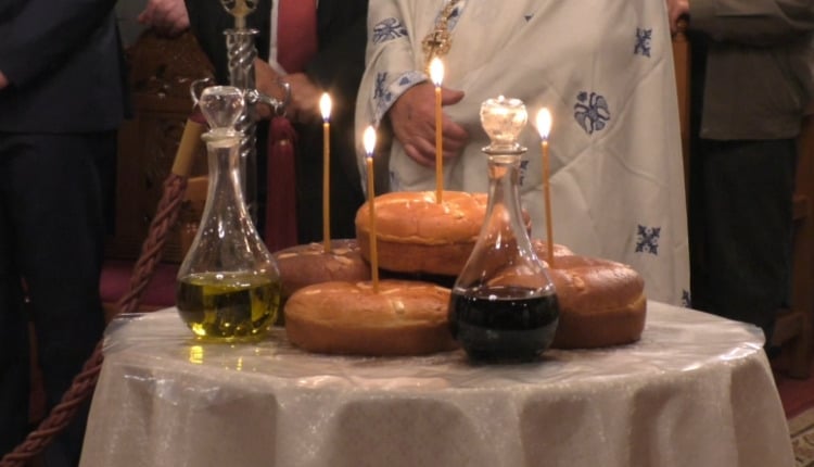 Αρτοκλασία: Τι είναι; Πότε γίνεται & τι συμβολίζει;