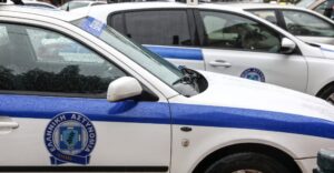 Νεαρός κυκλοφορούσε με όπλο-ρέπλικα στο αυτοκίνητο – Τι βρήκαν οι αστυνομικοί