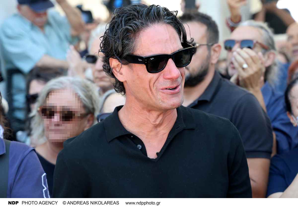 Πάνος Βλάχος: Γιατί σήκωσε το φέρετρο του Νίκου Καλογερόπουλου στην κηδεία – Η άγνωστη σχέση τους