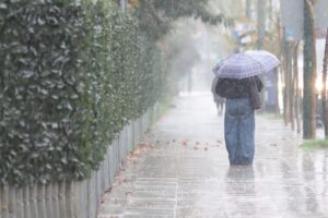 ΕΚΤΑΚΤΟ – Μας τ’ αλλάζει ο καιρός: Έρχονται βροχές και πτώση της θερμοκρασίας το Σαββατοκύριακο