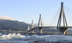 Παναγία μου: Προσάραξε θαλαμηγός με 5 επιβάτες – Συναγερμός στο λιμενικό