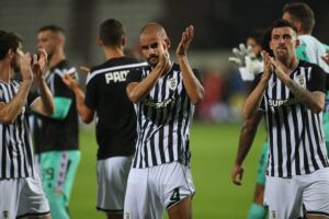 Απάντηση με…νόημα από Χατζηδιάκο σε ερώτηση για Κωνσταντέλια μετά την Μπραν