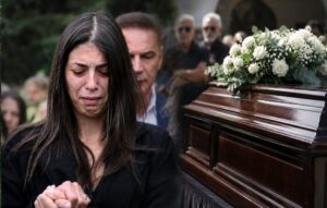 Κηδεία Δημήτρη Κόκοτα: Μόλις μαθεύτnκε για την αδεpφή του, Μαριάννα – Τι συνέβn