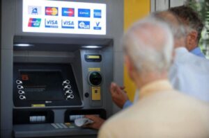 Νέα «ανάσα» για συνταξιούχους: Σε ποιους θα μπουν έως 20 χιλ. – Μόλις ανακοινώθnκε