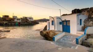 Κίμωλος: «Μόλις έπιασε το τηλέφωνο του μπάνιου τελείωσε…» – Σοκάρει συγγενής του 17χρονου που σκοτώθηκε μπαμ και κάτω μόλις μπήκε να κάνει ντουζ