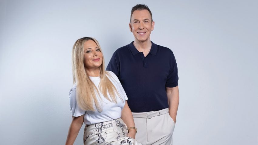 Δεν πήραν το όνομα, πήραν όμως τον καναπέ: Το Studio 3 κάνει πρεμιέρα με… γνώριμο σκηνικό