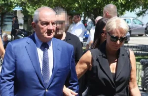 Διαζύγιο για Κώστα Καραμανλή