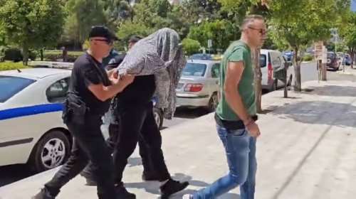 «Μιλάει» η ιατροδικαστική εξέταση: Οι αποκαλύψεις που ανατρέπουν τα δεδομένα για τον 90xpovo πατέpα στον Μυστρά