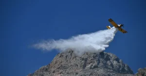 ΕΚΤΑΚΤΟ: Νέα μεγάλη φωτιά τώρα – Στη μάχη επίγεια και εναέρια μέσα