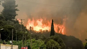 Νέα ΦΩΤΙΑ ΤΩΡΑ σε πασίγνωστο νησί – Μεγάλη επιχείρηση της πυροσβεστικής