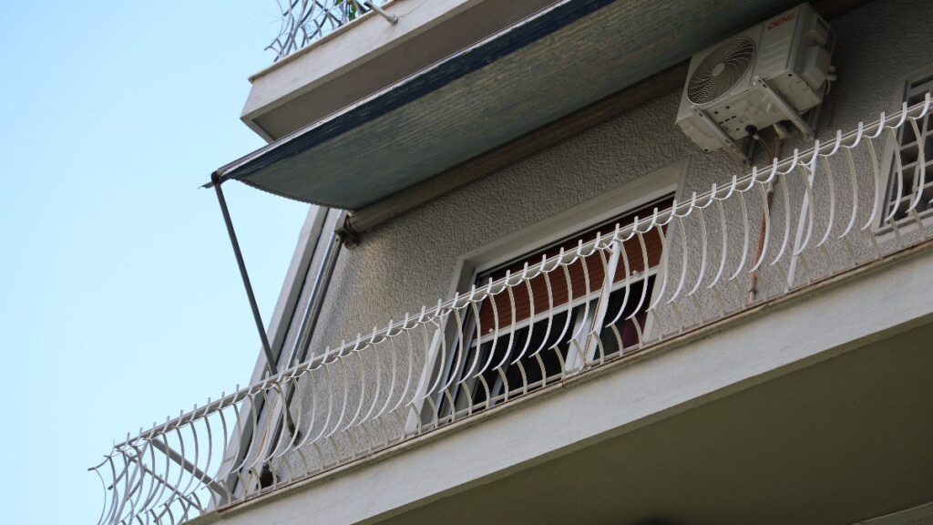 ΦΡΙΚΗ ΣΤΗΝ ΚΥΨΕΛΗ: ΤΟ ΦΡΙΚΙΑΣΤΙΚΟ ΠΑΙΧΝΙΔΙ ΠΟΥ ΒΡΕΘΗΚΕ ΣΤΟ ΣΠΙΤΙ ΤΟΥ ΝΕΚΡΟΥ ΒΡΕΦΟΥΣ