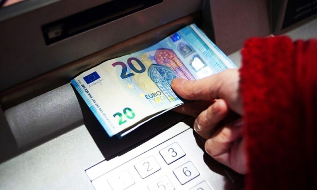 Έκτακτη ενίσχυση από 150 ευρω έως 600: Νέα πληρωμή στα τέλη Αυγούστου – Δείτε αν είστε στους δικαιούχους