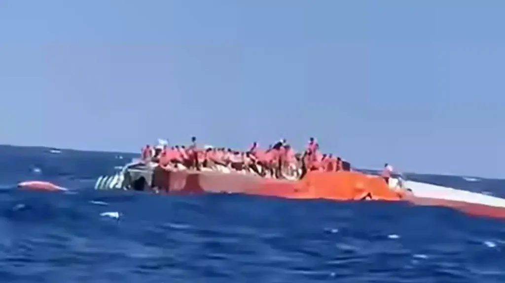 ΕΚΤΑΚΤΟ – ΒΥΘΙΣΤΗΚΕ ΣΚΑΦΟΣ ΜΕ 279 ΕΠΙΒΑΙΝΟΝΤΕΣ