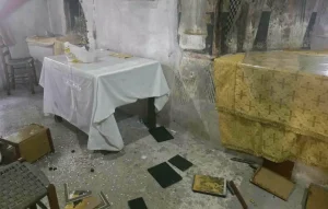 Βεβήλωσαν εκκλησάκι της Μεταμόρφωσης του Σωτήρος αμέσως μετά τον εορτασμό – Έσπασαν εικόνες στην Αγία Τράπεζα