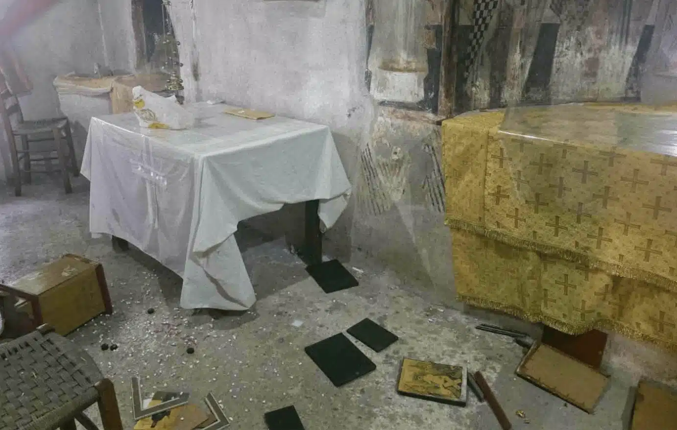 Βεβήλωσαν εκκλησάκι της Μεταμόρφωσης του Σωτήρος αμέσως μετά τον εορτασμό – Έσπασαν εικόνες στην Αγία Τράπεζα