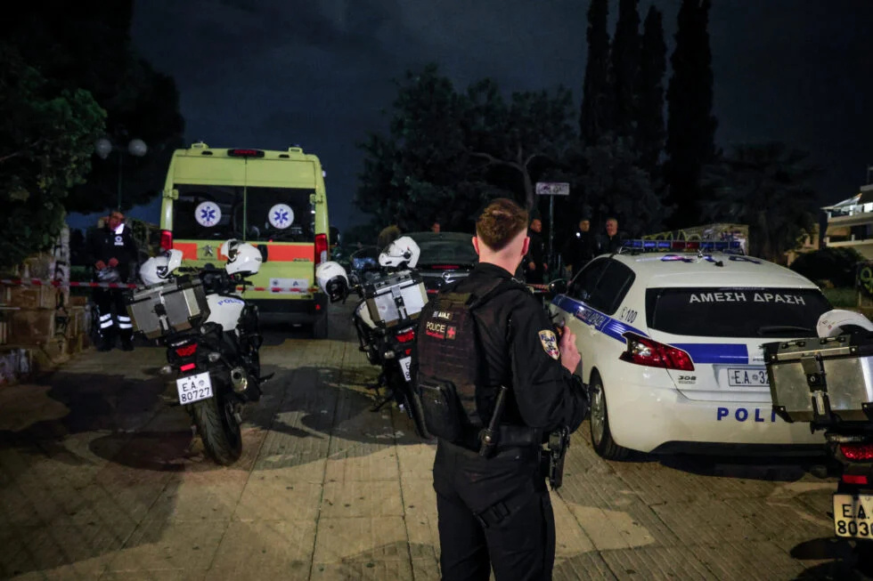 ΠΑΝΙΚΟΣ ΣΤΗ ΧΩΡΑ: ΜΟΛΙΣ ΒΡΕΘΗΚΕ ΑΠΑΓΧΟΝΙΣΜΕΝΟΣ