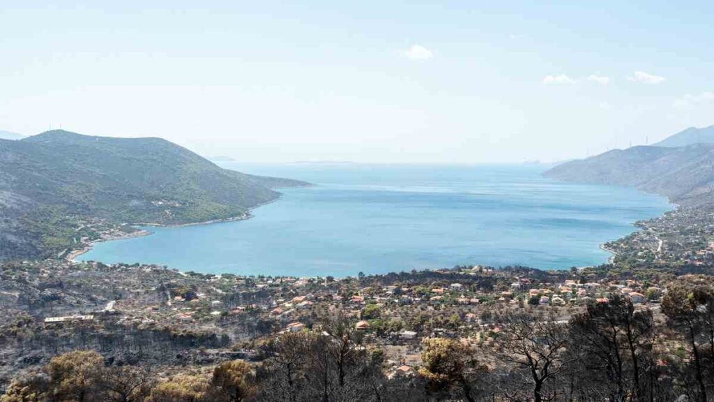 Εικόνες σοκ από το Πόρτο Γερμενό, 3 μέρες μετά την ολοκληρωτική καταστροφή