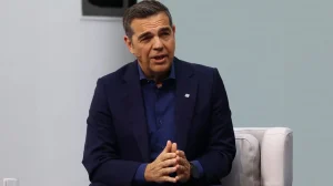 Τσίπρας: «Δεν πήγα στο Columbia, έμαθα αγγλικά σε φροντιστήριο, γι’ αυτό δεν έχω καλή προφορά»