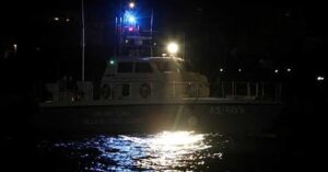 Συναγερμός σε ελληνικό νησί – Αγνοούνται 5 άτομα μετά από βουτιά σε ιστιοπλοϊκό