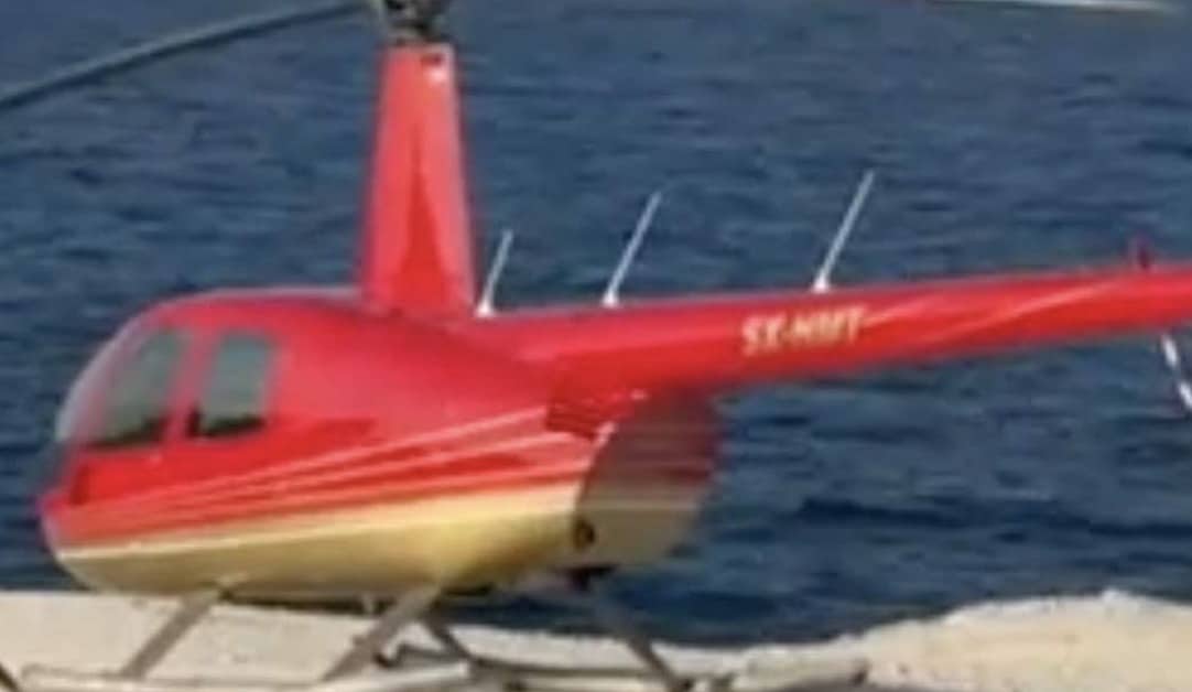 Η Πολιτική Αεροπορία διαπίστωσε κενό στον νόμο όταν ένας... απίθανος τύπος προσγείωσε το ελικόπτερό του στο Σαρακήνικο με εκατοντάδες λουόμενους - Παρέμβαση Εισαγγελέα