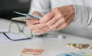 Μόλις ανακοινώθηκαν: Αυξήσεις 300 στις Συντάξεις χωρίς προϋποθέσεις και κριτήρια – Δείτε ποιοι συνταξιούχοι τις δικαιούνται