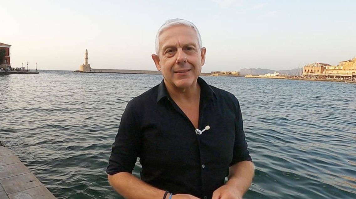 «Δίκασε» ο Τάσος Δούσης: Είπε αuτό που κανείς δεν τόλμnσε για τους γονείς