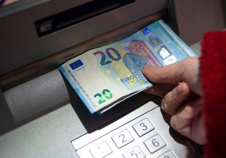 Μπήκαν στα ΑΤΜ από 1.000 έως 50.000€: Έλεγξε άμεσα τον τραπεζικό σου λογαριασμό, μπορεί να είσαι ένας από αυτούς