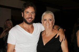 Τσάκισε κόκαλα η Κλειώ Μαζωνάκη – Η τελευταία επιθυμία για την κηδεία του γιου της τη Δευτέρα: «Θέλω να είναι ντυμένος σαν»