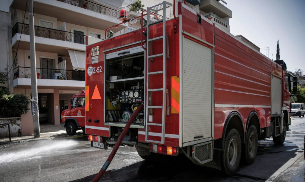 Φωτιά σε σχολικό λεωφορείο στη Βάρκιζα: Καταστράφηκε ολοσχερώς, τι έγινε με τους επιβαίνοντες