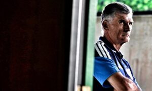 Ο «Έλληνας» φορ που εξετάζει ο Ολυμπιακός για Πρωτάθλημα και Κύπελλο