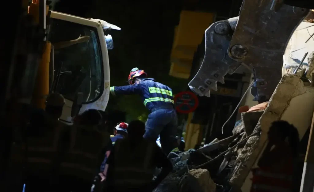 ΕΚΤΑΚΤΟ ΤΩΡΑ Τραγωδία στην Πλάκα: Βρέθηκαν και οι τελευταίες σοροί – Στους 6 οι νεκροί
