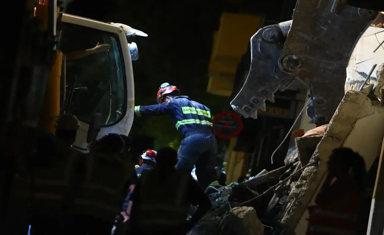 ΕΚΤΑΚΤΟ ΤΩΡΑ Τραγωδία στην Πλάκα: Βρέθηκαν και οι τελευταίες σοροί – Στους 6 οι νεκροί