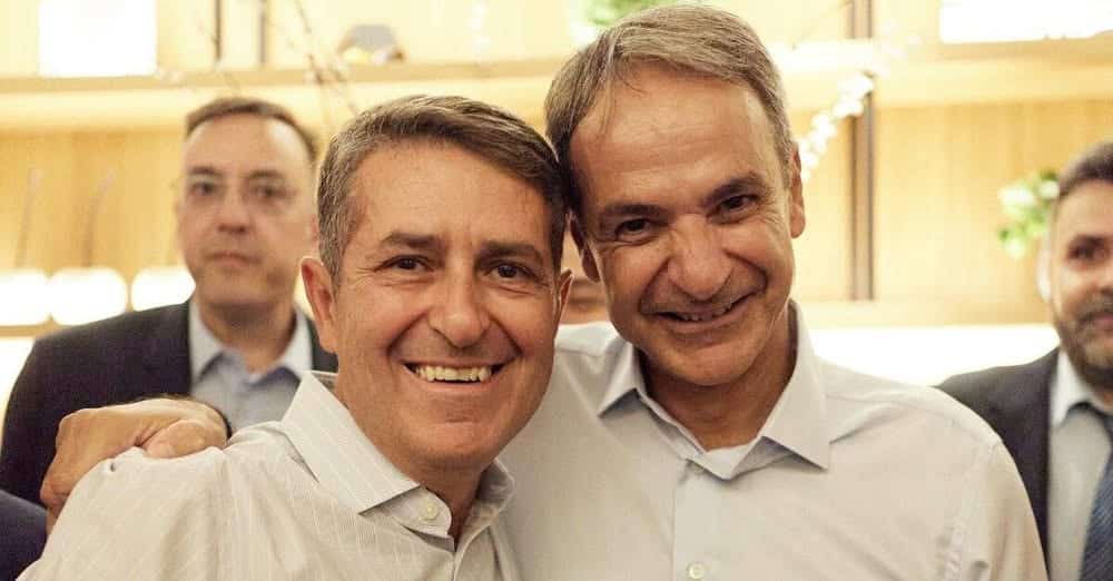 Χαμογελαστός ο Γιώργος Μυλωνάκης – Η πρώτη δημόσια παρουσία μετά τη σοβαρή περιπέτεια με την υγεία του – «Συνεχίζω με περισσότερη δύναμη»