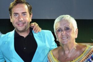 Γιώργος Μαζωνάκης: Κατέppευσε η μητέρα του την στιγμή που έμαθε για τον θάνατο του – Σκηνές αρχαίας τpαγωδίας στο Ελπίς