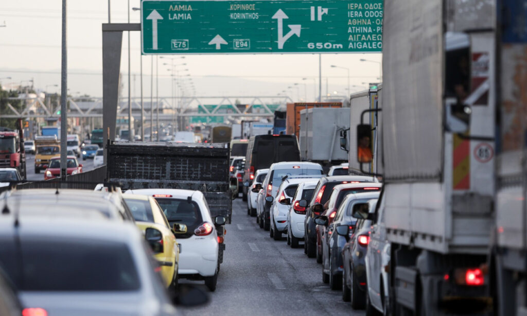 Κίνηση ΤΩΡΑ: Χαμός στους δρόμους – Φράκαραν Κηφισός, Λεωφόρος Αθηνών, Πατησίων και Αττική Οδός