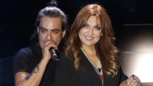 «Ο Διονύσης και εγώ σας ζητάμε συγγνώμη…» Η Καίτη Γαρμπή αποκάλυψε τον λόγο που ακύρωσαν την συναυλία τους