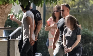 ΒΓΗΚΕ ΤΟ ΤΕΣΤ DNA: ΠΟΙΑΝΟΥ ΕΙΝΑΙ ΤΑ ΤΡΙΑ ΑΝΗΛΙΚΑ ΠΑΙΔΙΑ ΤΗΣ ΚΥΨΕΛΗΣ