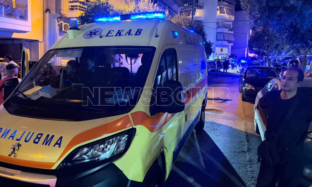 ΕΚΤΑΚΤΟ ΤΩΡΑ από Νίκαια: Το ΕΚΑΒ ζητά εκτάκτως ενισχύσεις, σoκ τι συνέβη πριν λίγα λεπτά έξω από την εκκλησία