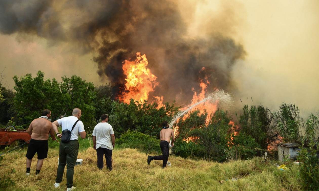 ΦΩΤΙΑ μόλις ΤΩΡΑ στην Αττική - «Χτύπησε» το 112, τι πρέπει να κάνετε